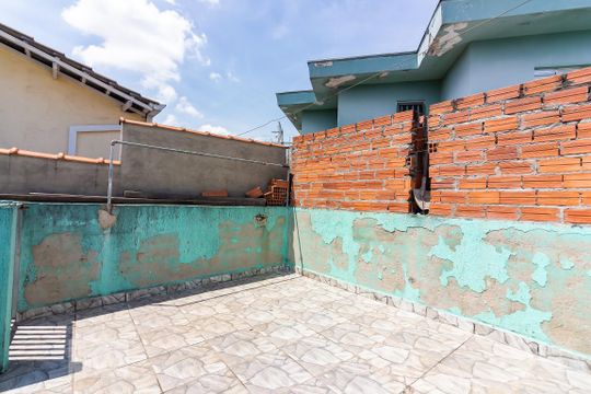 Sacada de casa à venda com 3 quartos, 200m² em Santo Antônio, Osasco