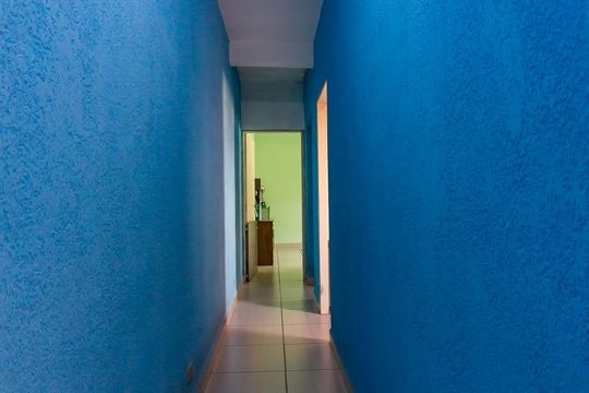 Corredor de casa à venda com 3 quartos, 200m² em Santo Antônio, Osasco