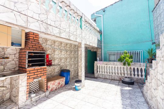 Quintal de casa à venda com 3 quartos, 200m² em Santo Antônio, Osasco
