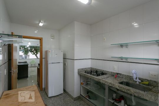 Cozinha de apartamento à venda com 3 quartos, 130m² em Esplanada, Belo Horizonte