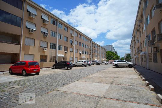 Fachada do bloco de apartamento à venda com 1 quarto, 48m² em Sarandi, Porto Alegre