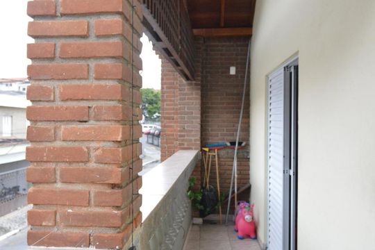 Varanda de casa à venda com 3 quartos, 200m² em Vila Regente Feijó, São Paulo