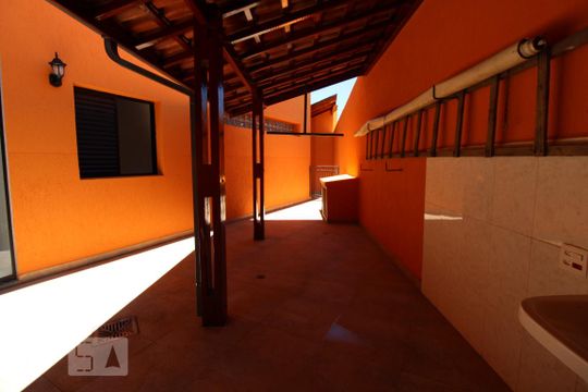 Área de Serviço descoberta de casa de condomínio para alugar com 4 quartos, 332m² em Loteamento Caminhos de São Conrado , Campinas