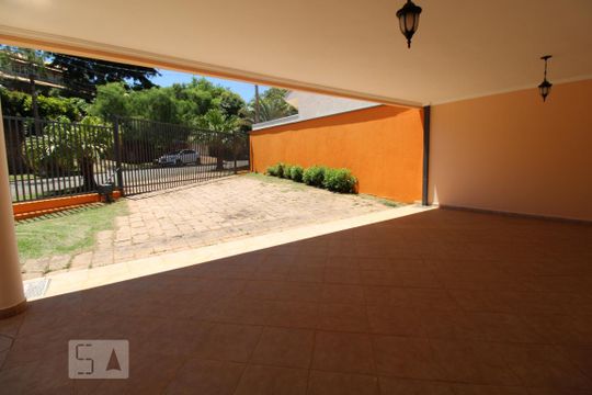 Garagem de casa de condomínio para alugar com 4 quartos, 332m² em Loteamento Caminhos de São Conrado , Campinas
