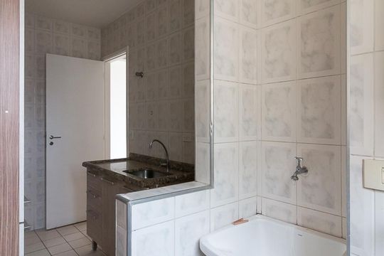 Área de serviço de apartamento para alugar com 2 quartos, 60m² em Bom Clima, Guarulhos