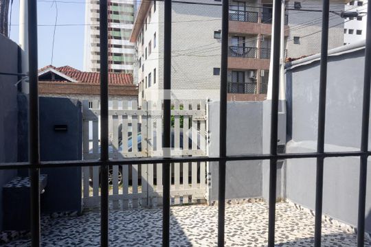 Vista quarto de casa para alugar com 2 quartos, 74m² em Ocian, Praia Grande