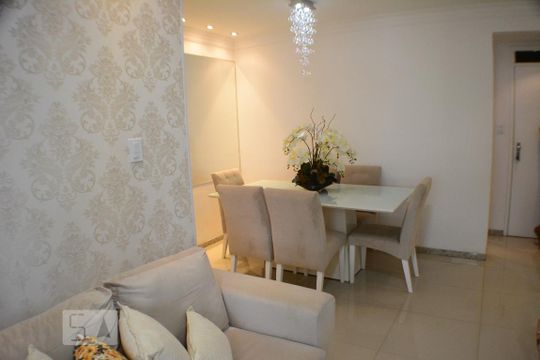 Sala com varanda  de apartamento para alugar com 3 quartos, 80m² em Armação, Salvador
