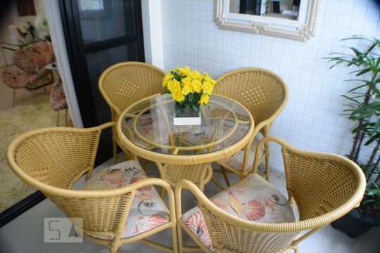Sala com varanda  de apartamento para alugar com 3 quartos, 80m² em Armação, Salvador