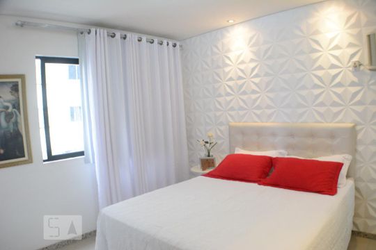 Quarto 2 com banheiro de apartamento para alugar com 3 quartos, 80m² em Armação, Salvador