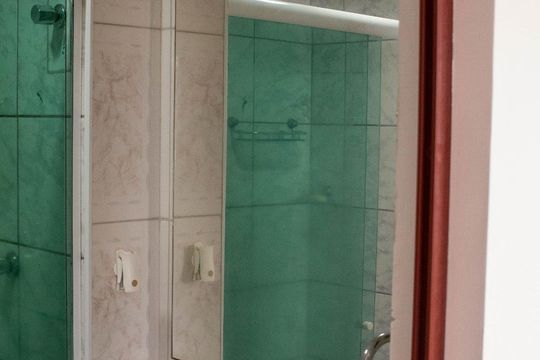Banheiro de apartamento à venda com 2 quartos, 50m² em Fonseca, Niterói