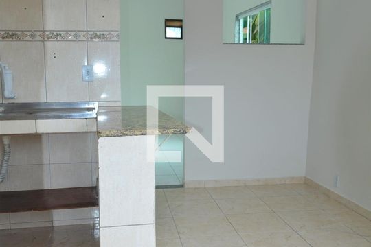 Sala/Cozinha de kitnet/studio para alugar com 1 quarto, 50m² em Cocotá, Rio de Janeiro