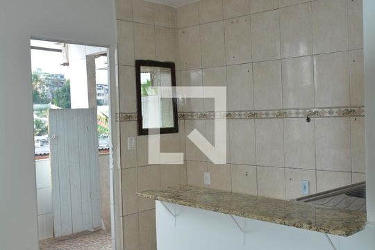 Sala/Cozinha de kitnet/studio para alugar com 1 quarto, 50m² em Cocotá, Rio de Janeiro