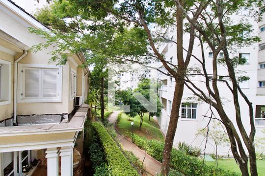 Vista da Suíte 1 de casa de condomínio à venda com 4 quartos, 300m² em Vila Suzana, São Paulo