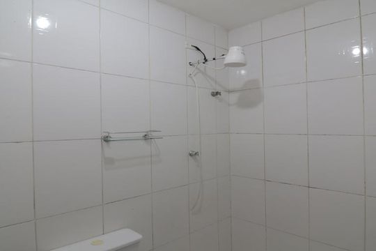 Banheiro da suite  de kitnet/studio para alugar com 1 quarto, 30m² em Brás, São Paulo