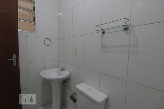 Banheiro da suite  de kitnet/studio para alugar com 1 quarto, 30m² em Brás, São Paulo