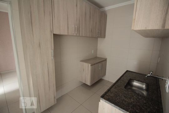 Cozinha de apartamento para alugar com 2 quartos, 55m² em Jardim Messina, Jundiaí