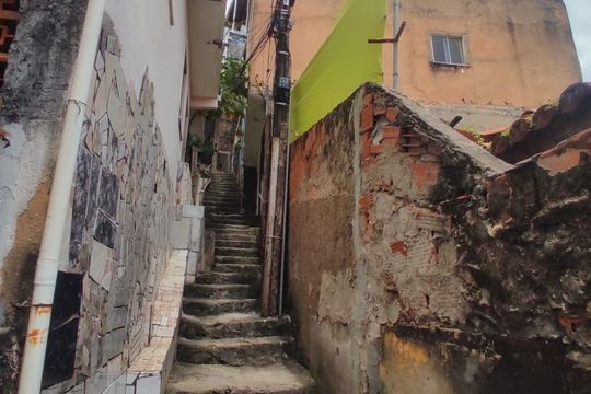 Escada e Fachada de casa para alugar com 2 quartos, 65m² em Garcia, Salvador