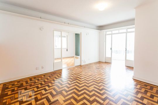 Apartamento para alugar com 2 quartos, 125m² em Cerqueira César, São Paulo