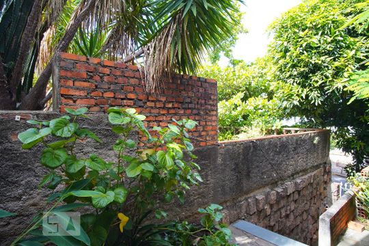 Quarto 1-Vista de casa à venda com 3 quartos, 280m² em Cristo Redentor, Porto Alegre
