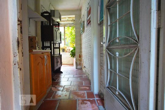 Corredor de casa à venda com 3 quartos, 280m² em Cristo Redentor, Porto Alegre