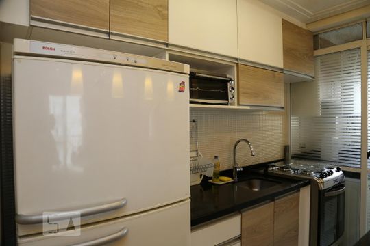 Cozinha de apartamento para alugar com 2 quartos, 50m² em Parque Reboucas, São Paulo