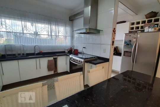 Cozinha de casa à venda com 4 quartos, 350m² em Sítio da Figueira, São Paulo