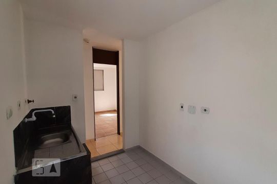 Cozinha de apartamento para alugar com 2 quartos, 54m² em Cidade Satélite Santa Bárbara, São Paulo