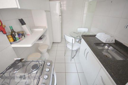 Cozinha de apartamento à venda com 1 quarto, 33m² em Aclimação, São Paulo