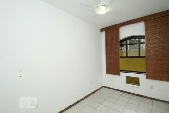Quarto 2 de casa à venda com 5 quartos, 350m² em Humaitá, Rio de Janeiro