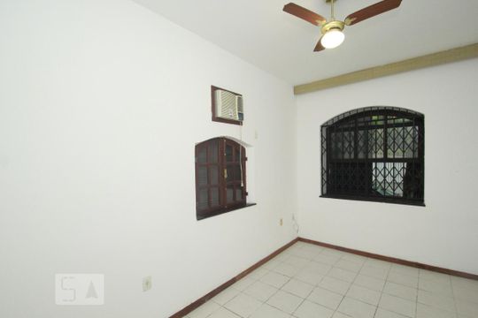 Quarto 1  de casa à venda com 5 quartos, 350m² em Humaitá, Rio de Janeiro