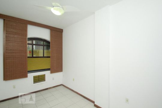 Quarto 2 de casa à venda com 5 quartos, 350m² em Humaitá, Rio de Janeiro