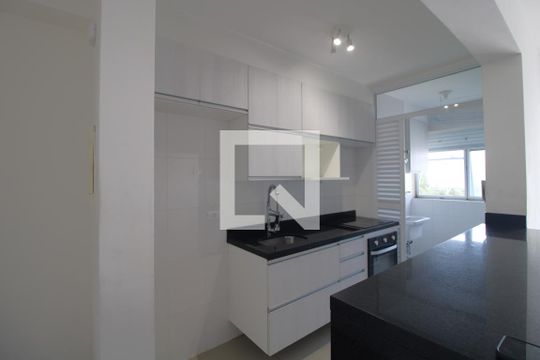 Cozinha de apartamento à venda com 2 quartos, 64m² em Vila Castelo, São Paulo