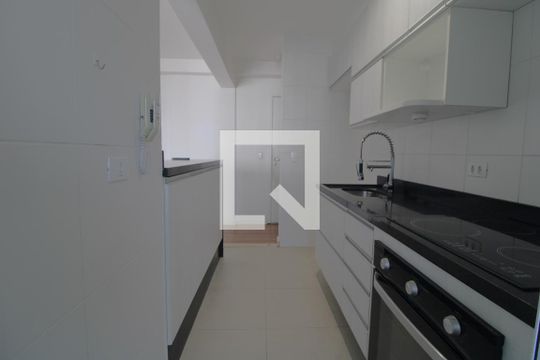 Cozinha de apartamento à venda com 2 quartos, 64m² em Vila Castelo, São Paulo
