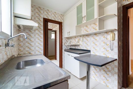Cozinha de apartamento para alugar com 2 quartos, 62m² em Saúde, São Paulo