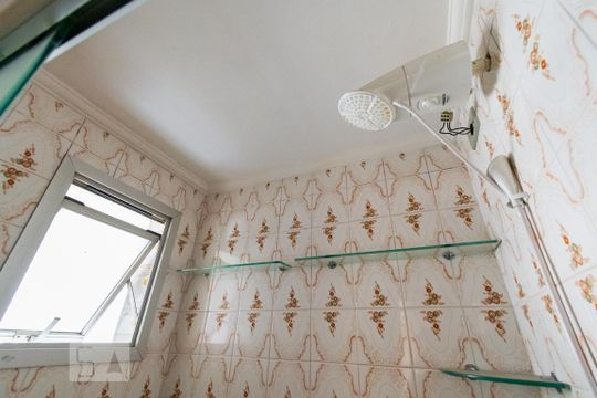 Banheiro Social de apartamento para alugar com 2 quartos, 62m² em Saúde, São Paulo