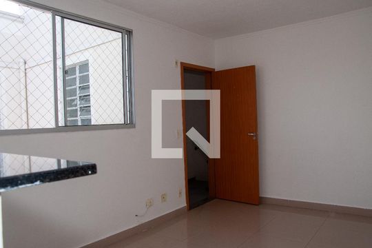 Sala de apartamento à venda com 2 quartos, 50m² em Califórnia, Contagem