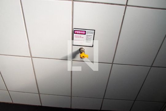 Cozinha de apartamento à venda com 2 quartos, 50m² em Califórnia, Contagem