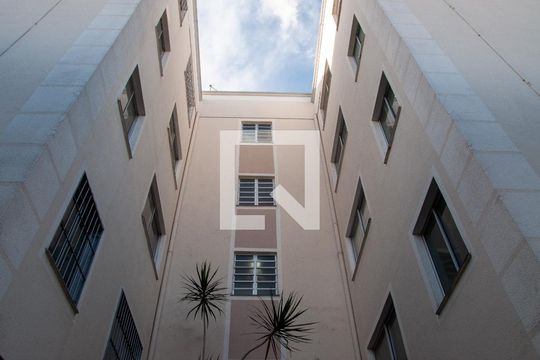 Fachada do bloco de apartamento à venda com 2 quartos, 50m² em Califórnia, Contagem