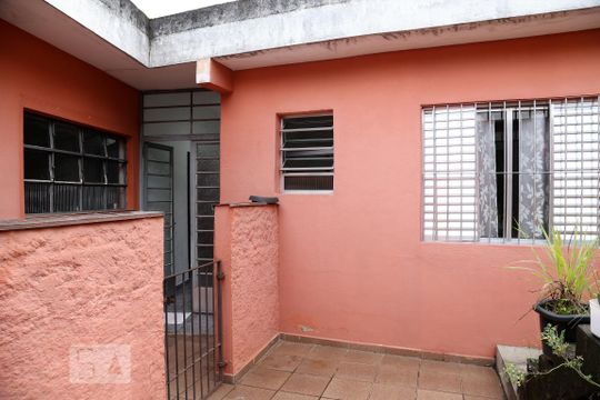 Área Externa de casa à venda com 4 quartos, 310m² em Jardim Maria Rosa, Taboão da Serra