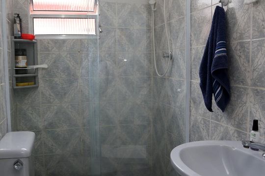 Banheiro da Suíte  de casa à venda com 4 quartos, 310m² em Jardim Maria Rosa, Taboão da Serra