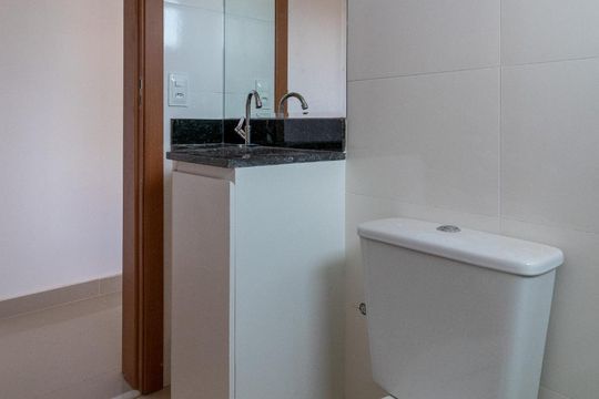 Banheiro Corredor de apartamento para alugar com 2 quartos, 38m² em Sagrada Família, Belo Horizonte