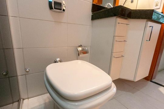Banheiro Social de casa de condomínio à venda com 2 quartos, 68m² em Santa Amelia, Belo Horizonte