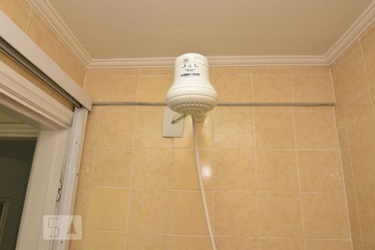 Banheiro de Serviço de apartamento para alugar com 2 quartos, 120m² em Barra Funda, Guarujá
