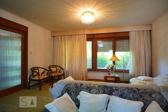 Casa à venda com 4 quartos, 250m² em Jardim Lindóia, Porto Alegre