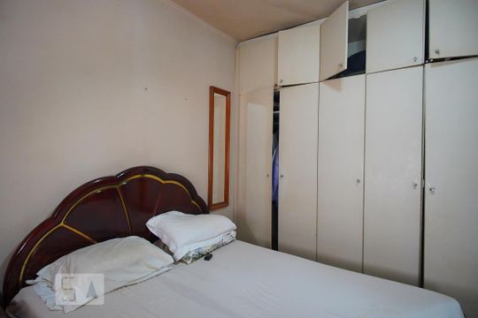 Casa à venda com 4 quartos, 250m² em Jardim Lindóia, Porto Alegre