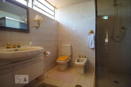Banheiro do Quarto 3 de casa à venda com 4 quartos, 250m² em Jardim Lindóia, Porto Alegre