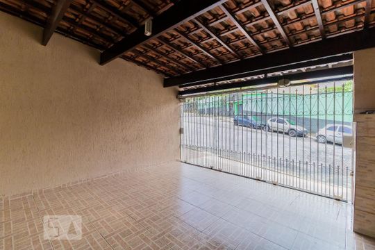 Garagem de casa à venda com 2 quartos, 120m² em Jardim Brasília (zona Leste), São Paulo