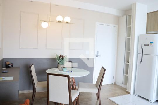 Sala de apartamento para alugar com 1 quarto, 46m² em Bosque, Campinas