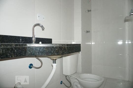 Banheiro de apartamento para alugar com 2 quartos, 42m² em Cidade Patriarca, São Paulo