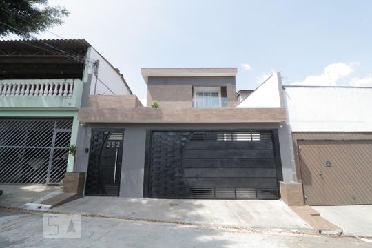 Fachada de casa à venda com 3 quartos, 465m² em Vila Invernada, São Paulo